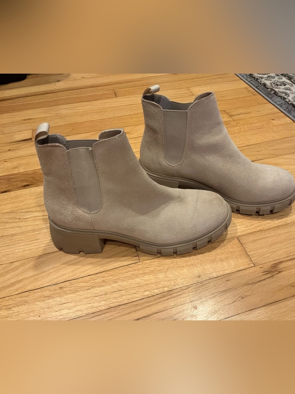 Steve Madden Chelsea Lug Ankle Boots in Light Beige